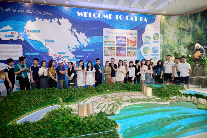 Sun Group chính thức mở bán tòa căn hộ The Xanh 2 tại Cát Bà: “Vũ hội Đảo Xanh” thu hút đông đảo nhà đầu tư 1 du an sun group cat ba 1